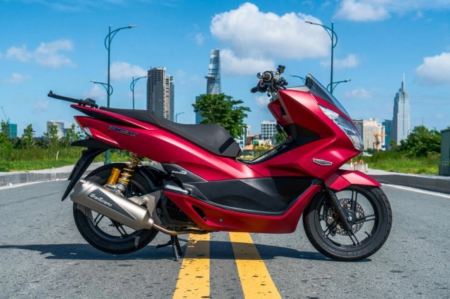 Pcx độ trang bị dàn đồ chơi bạc triệu khoe dáng trong ngày nắng - 5