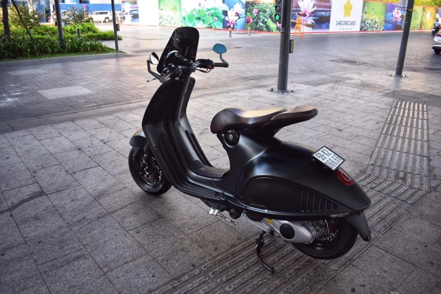 Siêu phẩm vespa 946 armani thanh lịch hơn với dàn đồ chơi chất lượng - 13