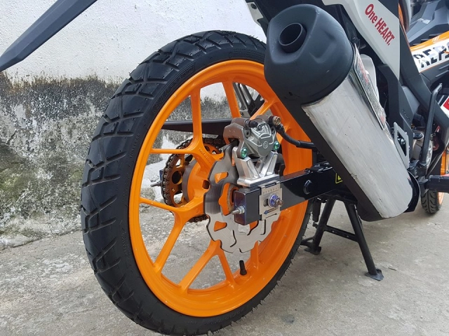 Sonic 150 bản repsol độ tới bến bằng những món đồ chơi đẹp - 9