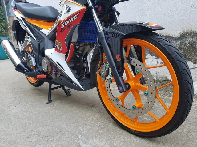 Sonic 150 bản repsol độ tới bến bằng những món đồ chơi đẹp - 10