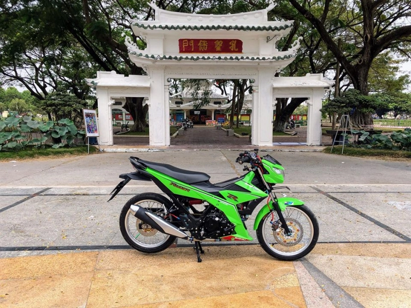 Suzuki r150fi khoát lên mình dàn áo xanh lá cùng với loạt đồ chơi khủng - 1