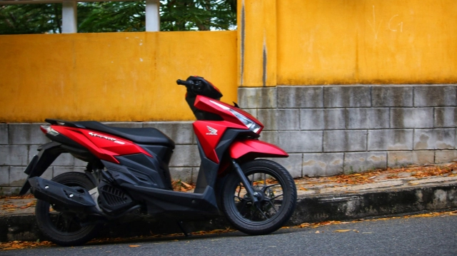 Vario 125 vẫn nỗi bật khi chưa lên món đồ chơi nào d - 6