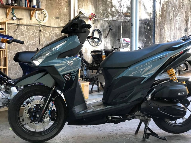 Vario 150 lột xác với tông màu mới cùng dàn đồ chơi kinh điển - 4