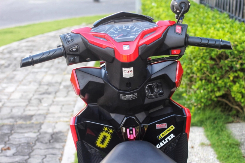 Vario 150 nổi bật với dàn đồ chơi hàng hiệu của biker miền trung - 3