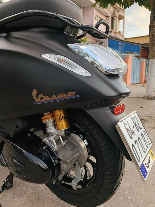 Vespa sprint độ lung linh với dàn chân ohlins đắt đỏ - 7