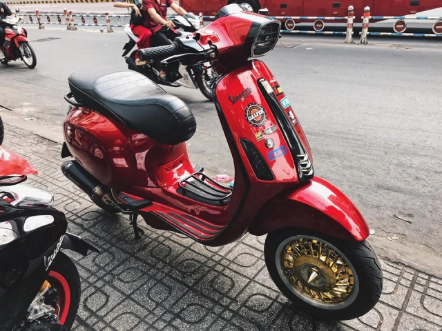 Vespa sprint độ phong cách hoàng tộc với dàn đồ chơi đỉnh khỏi chỉnh - 3