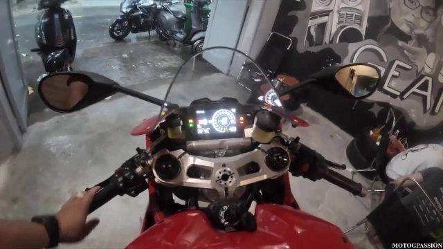 Video đập hộp chiếc ducati mà mình hằng ao ước ducati panigale v4 - 1