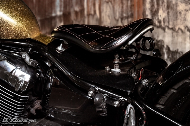 Yamaha dragstar 400 siêu ngầu và đầy cá tính với style bobber - 6