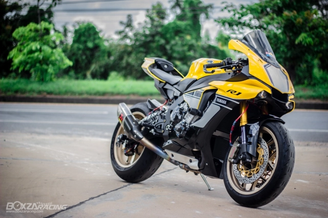 Yamaha r1 60th anniversary được nâng cấp hoàn hảo với dàn đồ chơi khủng không tưởng - 1