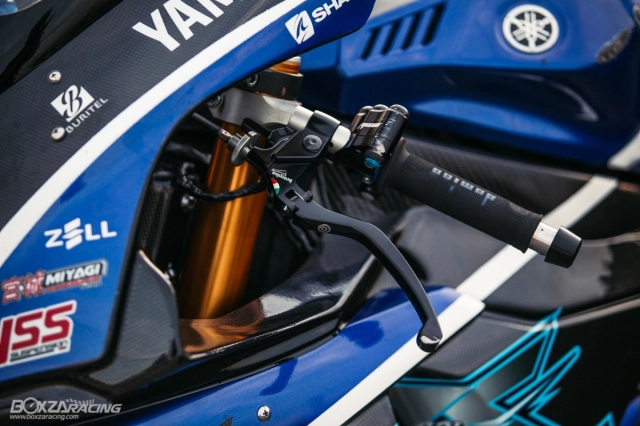 Yamaha r1 độ chất chơi mê hoặc người nhìn với phong cách racing - 11