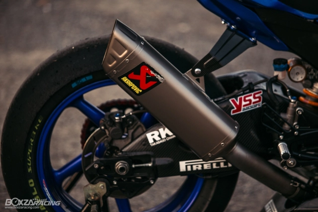 Yamaha r1 độ chất chơi mê hoặc người nhìn với phong cách racing - 18