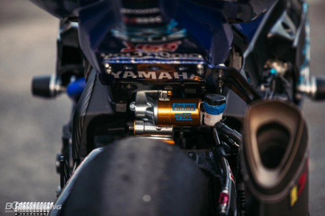 Yamaha r1 độ chất chơi mê hoặc người nhìn với phong cách racing - 19