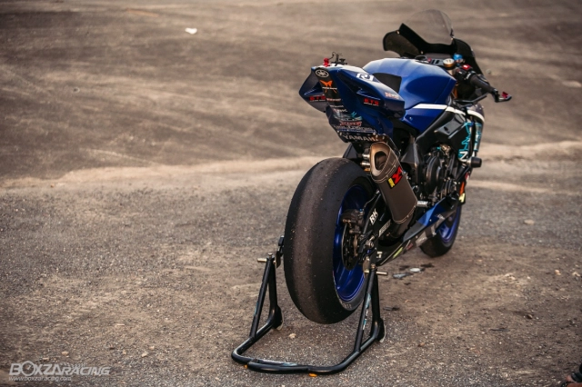 Yamaha r1 độ chất chơi mê hoặc người nhìn với phong cách racing - 21