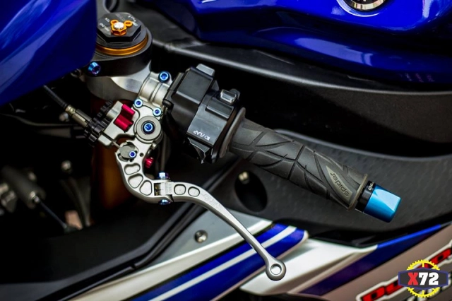 Yamaha r1 độ hết bài đầy nổi bật với loạt trang bị khủng của biker xứ biển - 5