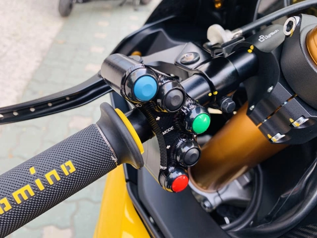 Yamaha r1 phiên bản cá trê hóa cuồng với dàn đồ cực chất - 6