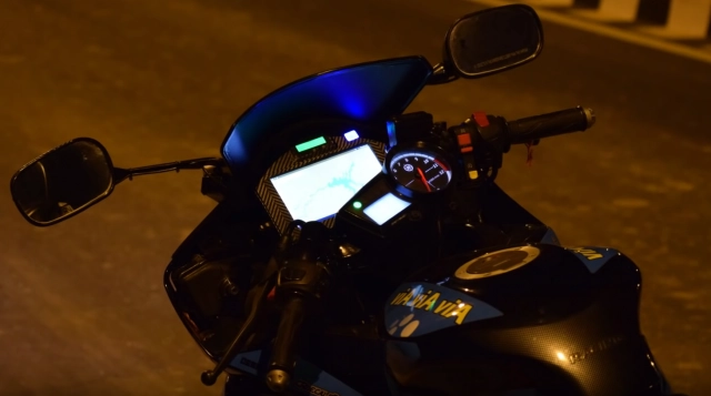 Yamaha r15 v2 đô man hinh 7 inch vơi nhiêu chưc năng hiên đai điêu khiên qua remote - 6