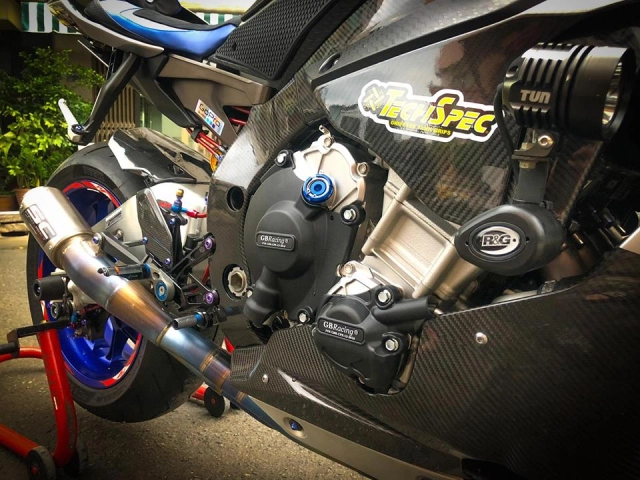 Yamaha r1m độ hoàn hảo với phong cách racing đón noel của biker việt - 16