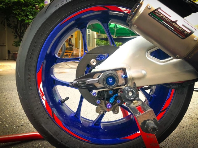 Yamaha r1m độ hoàn hảo với phong cách racing đón noel của biker việt - 19