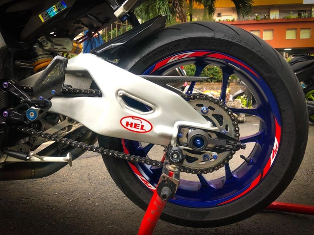 Yamaha r1m độ hoàn hảo với phong cách racing đón noel của biker việt - 20