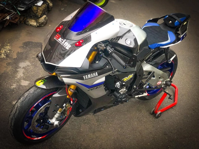 Yamaha r1m độ hoàn hảo với phong cách racing đón noel của biker việt - 23