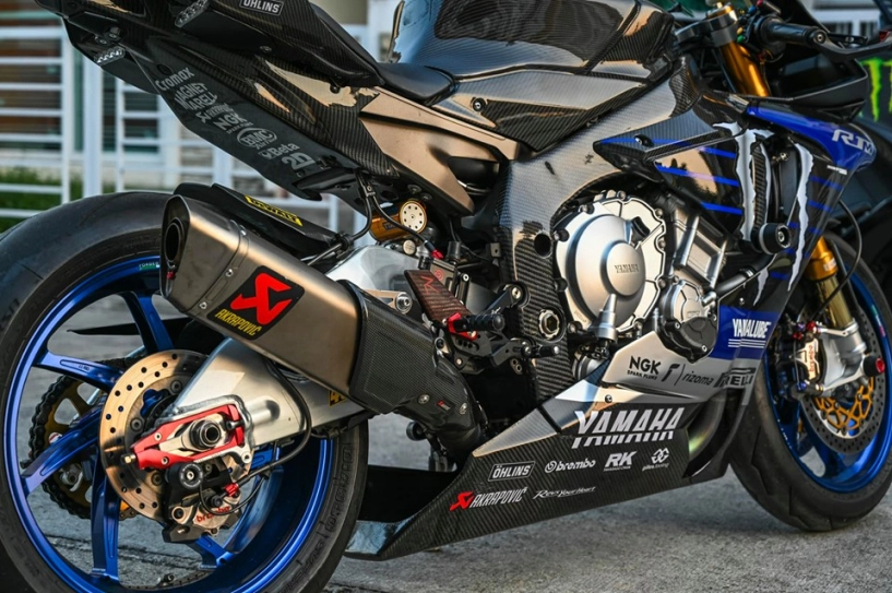 Yamaha r1m độ nhạy bén với phong cách monster gp 2019 - 1