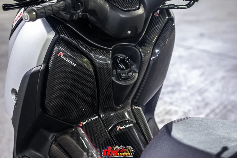 Yamaha xmax 300 độ gây mê với gói phụ kiện fin carbon - 21