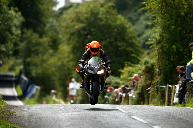 Bác sĩ trong isle of man tt chọn ktm cr8 làm phương tiện cứu nạn - 7