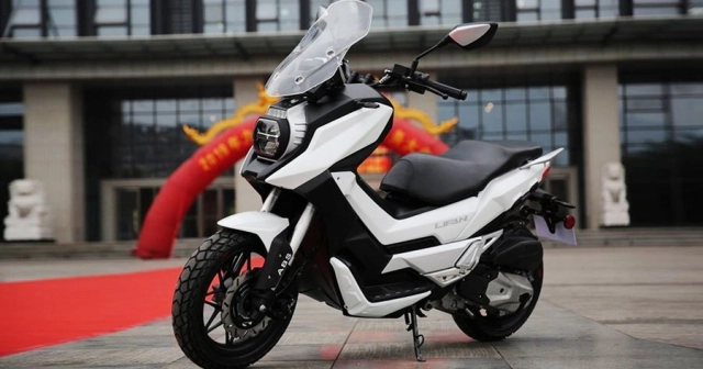 Cận cảnh lifan lf150-t đối thủ của honda adv 150 - 2