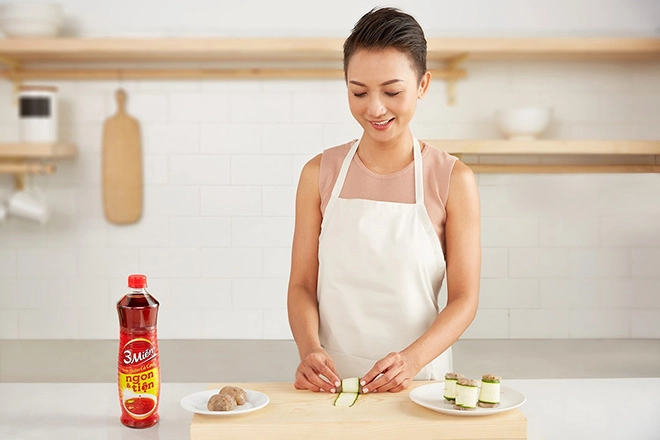 Canh bí ngòi cuộn tôm đậm đà nhờ công thức và gia vị bí mật của masterchef tuyết phạm - 4