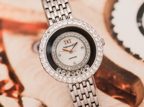 Đại tiệc sinh nhật đăng quang watch 12 năm giảm giá đến 40 đồng hồ thuỵ sỹ chính hãng - 1