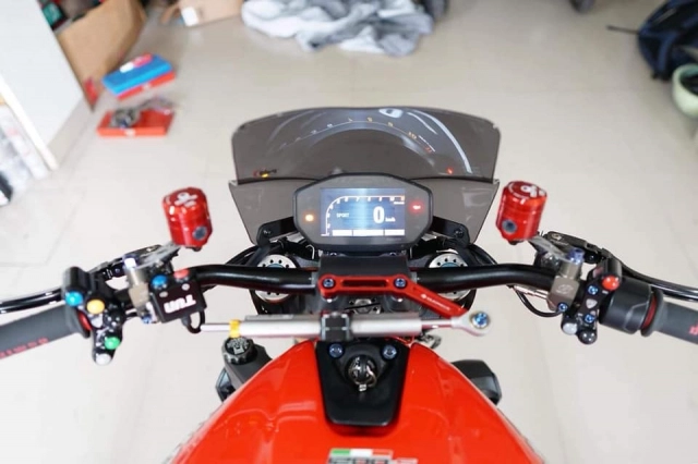 Ducati monster 1200s độ nhẹ nhàng với dàn đồ chơi kinh điển của biker việt - 4