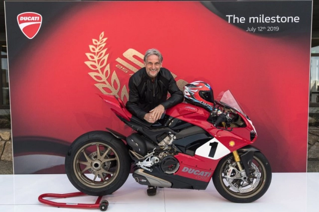 Ducati panigale v4 25th anniversary 916 lên sàn với giá hơn 1 tỷ đồng - 3