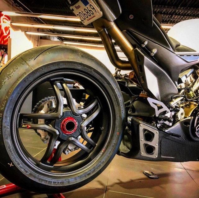 Ducati panigale v4 r độ siêu khủng sở hữu dàn chân vô cùng đặc biệt - 4
