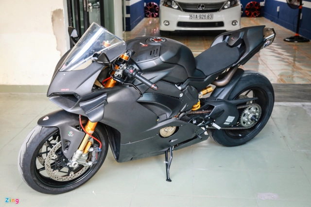 Ducati panigale v4 s biến hình v4 r full-carbon hơn 800 triệu đồng của biker việt - 4