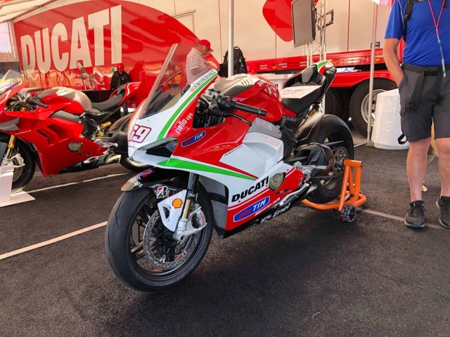 Ducati panigale v4 s đặc biệt sẽ được bán đấu giá quyên tiền cho quỹ nicky hayden - 1