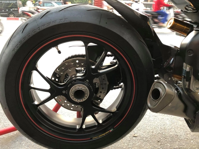Ducati panigale v4 s độ chất lừ với dàn áo full carbon của biker việt - 11