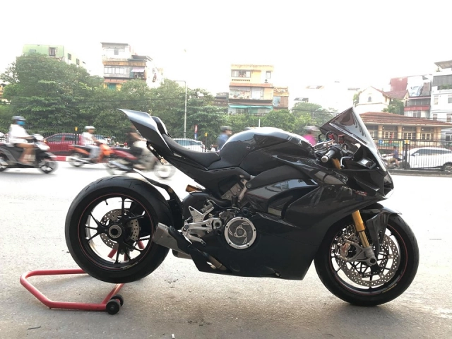 Ducati panigale v4 s độ chất lừ với dàn áo full carbon của biker việt - 13