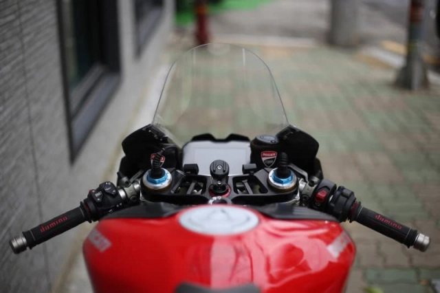 Ducati panigale v4 s độ cực chất trong diện mạo fullsix carbon - 1