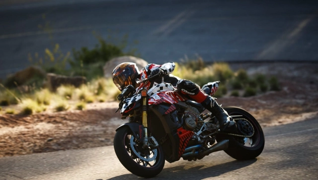 Ducati streetfighter v4 có thể dành chiến thắng tại pikes peak 2019 nếu carlin dunne không gặp nạn - 6