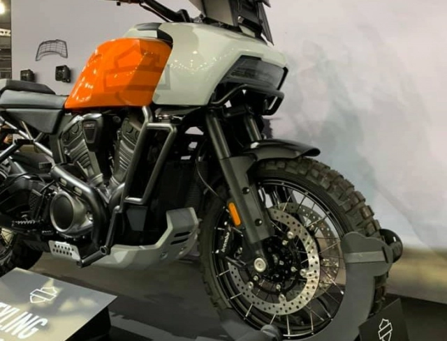 Harley-davidson pan america 1250 adventure tourer được giới thiệu với gói phụ kiện cao cấp - 3