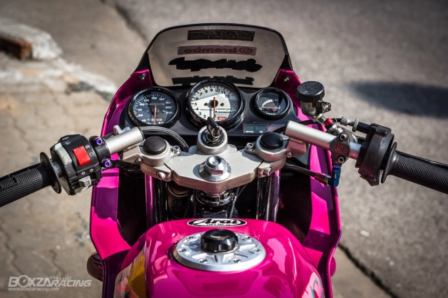 Kawasaki kips 150 độhuyền thoại 2 thì trở nên ngọt ngào với bộ áo sắc hồng - 5
