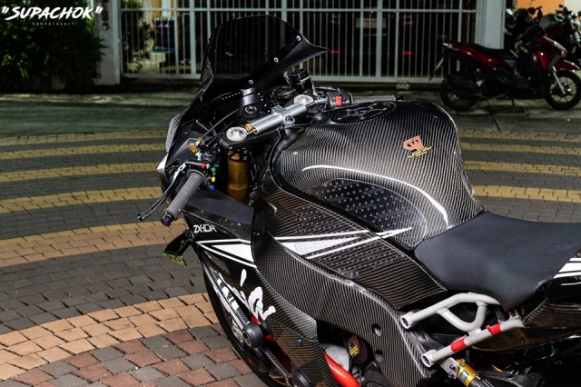 Kawasaki zx-10r độ vượt trội với dàn áo full carbon - 5