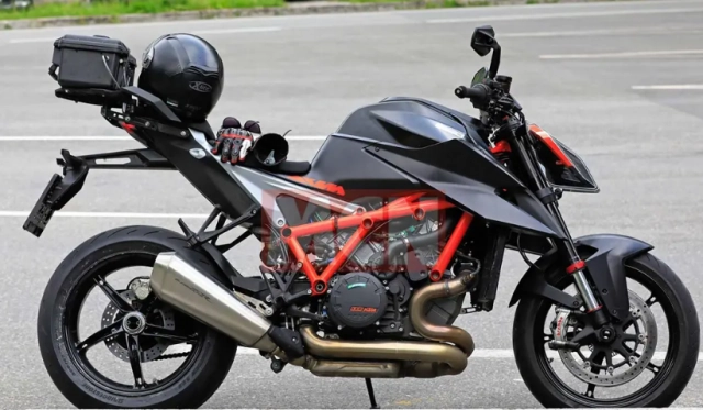 Ktm 1290 super duke r 2020 lộ diện với sức mạnh trên 200 mã lực thách thức mv agusta brutale 1000 - 3