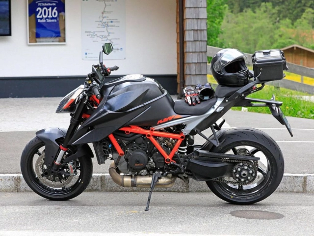 Ktm 1290 super duke r 2020 lộ diện với sức mạnh trên 200 mã lực thách thức mv agusta brutale 1000 - 8