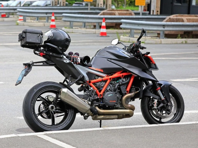 Ktm 1290 super duke r 2020 lộ diện với sức mạnh trên 200 mã lực thách thức mv agusta brutale 1000 - 9