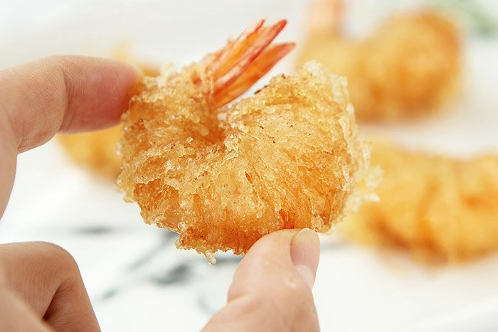Lấy sợi miến cuốn vào tôm tưởng trò đùa 10 phút sau được món ngon không tưởng - 9