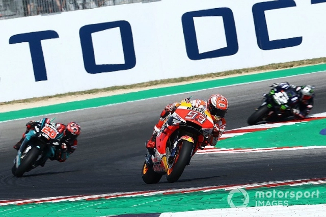 motogp 2019 marquez xuất sắc đánh bại quartararo tại misano - 5