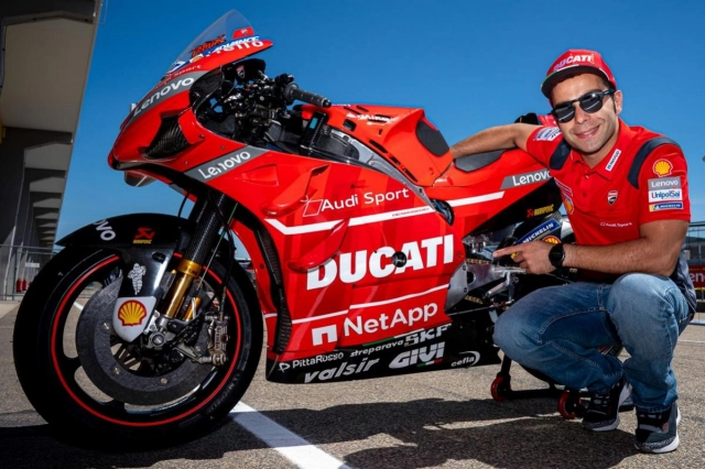 motogp ducati ra mắt cùng lúc 4 chiếc desmosedici gp20 để tranh tài vào năm sau - 4