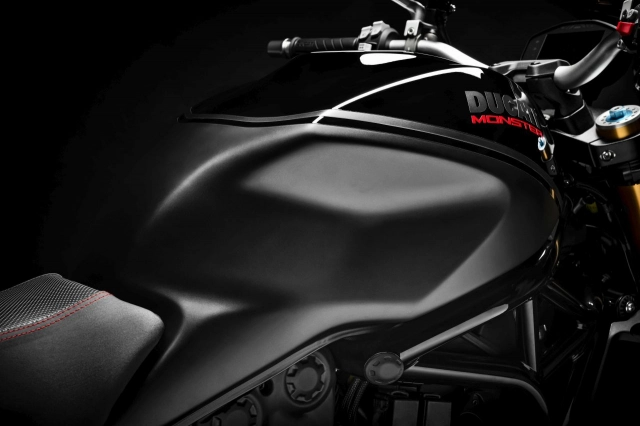 Ra mắt ducati monster 1200 s black on black hoàn toàn mới lạ - 8