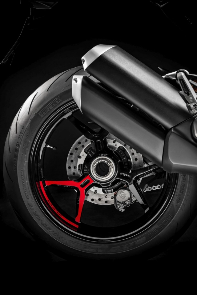 Ra mắt ducati monster 1200 s black on black hoàn toàn mới lạ - 15